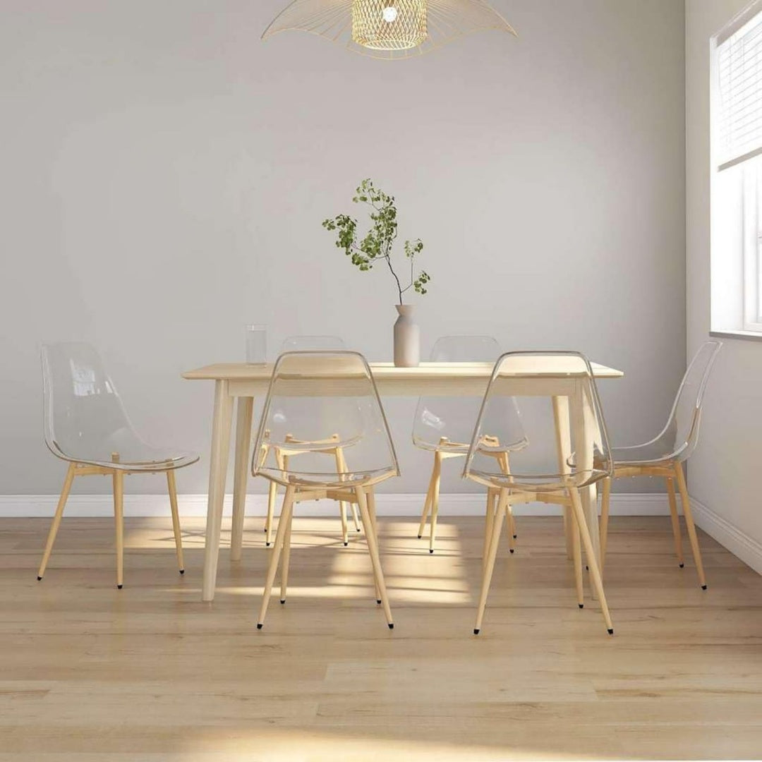 Tisch mit Metallgestell transparent